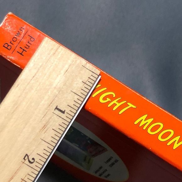 Goodnight Moon Children’s Book Picture Reading - Picture 10 of 10